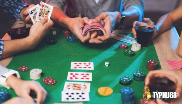 Blackjack là một biến thể bài poker rất được yêu thích trên sảnh game bài typhu88