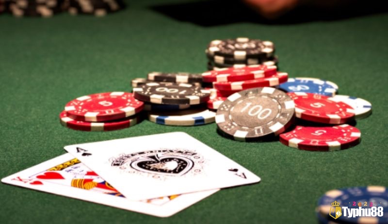 Poker là một trò chơi đánh bài vô cùng đặc sắc và thú vị đối với người chơi 